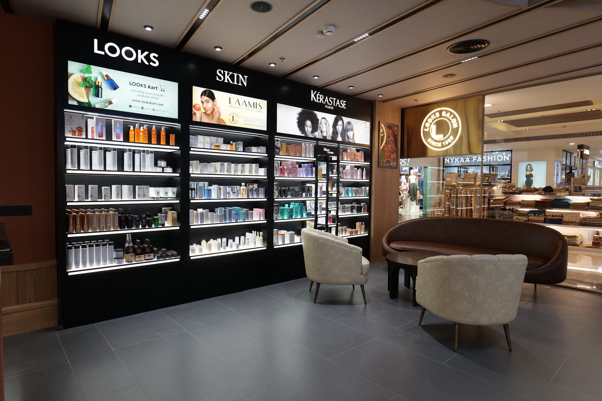 Looks Salon, Ambience Mall, Vasant Kunj - Image 2